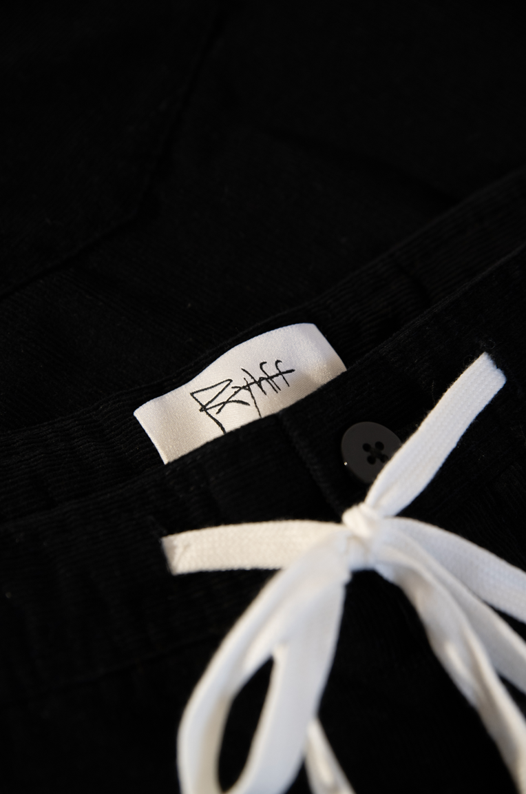 Ryb Shorts True Black